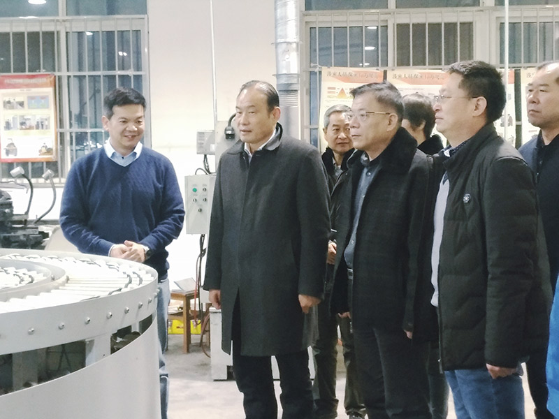 西安市政府領導蒞臨萬威帶來節(jié)日問候